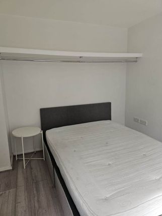 Flat 1, 32 Montrell Road, London photo 5