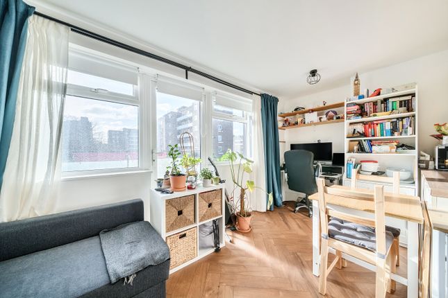 452, Sulivan Court, London photo 4