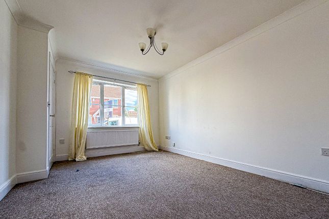 9, Severn Drive, Taunton photo 3