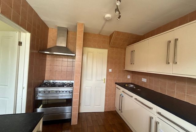 66, davenport road, leicester  photo 5