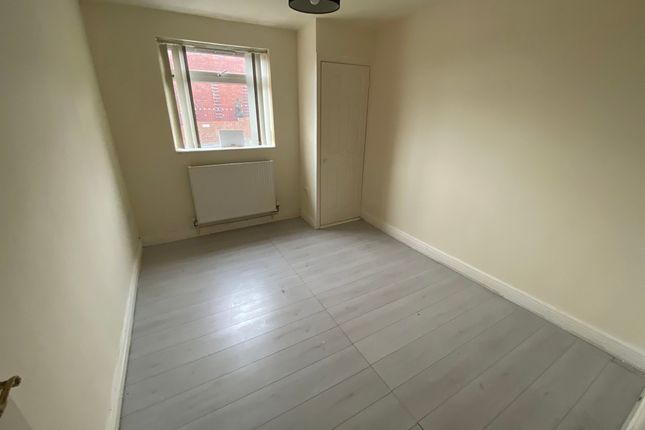 2, Ritsons Court, Consett photo 4