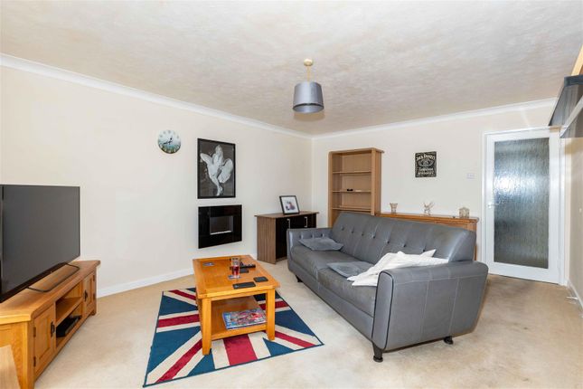 Flat 35, Wilmington Court, Bath Road, Worthing photo 2