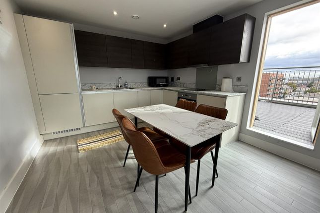Flat 87, Vanburugh Court, 40 Stoke Road, Slough photo 4