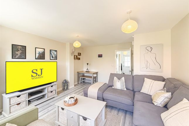 55, Grangewood Park Avenue, Burnham-On-Crouch photo 3