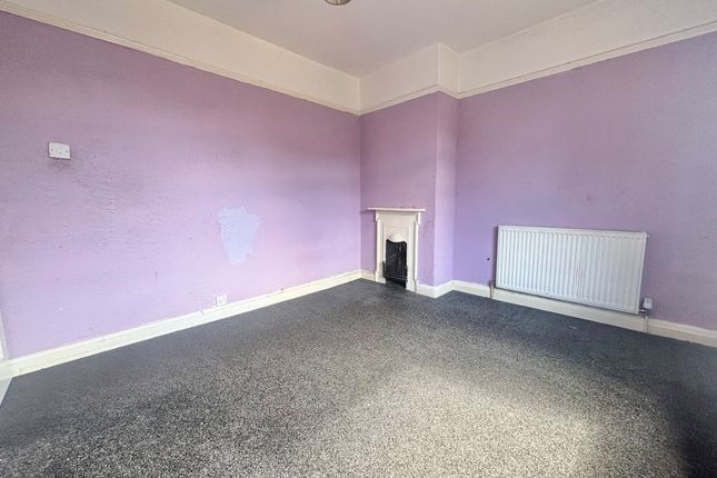 42, Castle Mount, DEWSBURY photo 5