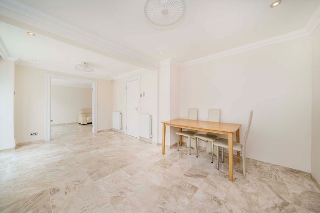 7, Auriol Close, Worcester Park photo 4
