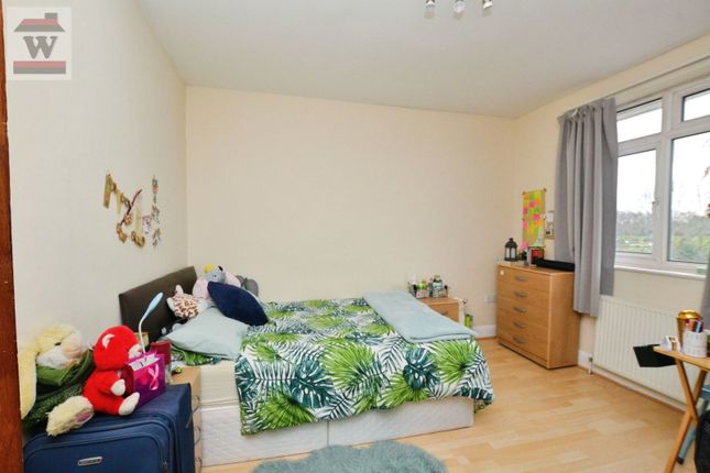 639, London Road, Isleworth photo 5