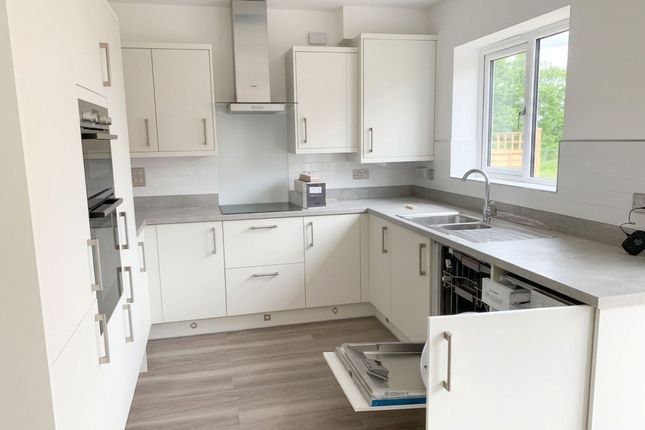 2 Whitethorn Avenue, Harrogate photo 3