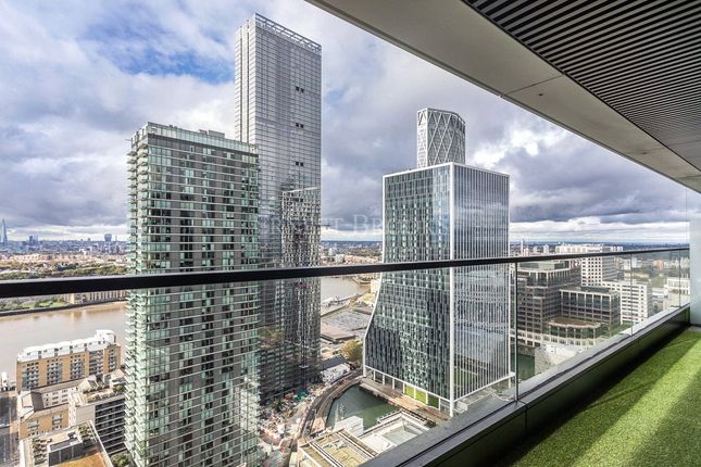 Thumbnail Flat for sale in Canary Wharf, Canary Wharf