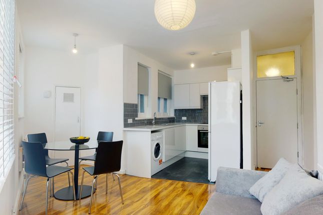 Flat to rent in Askew Mansions, Askew Road, Shepherd's Bush