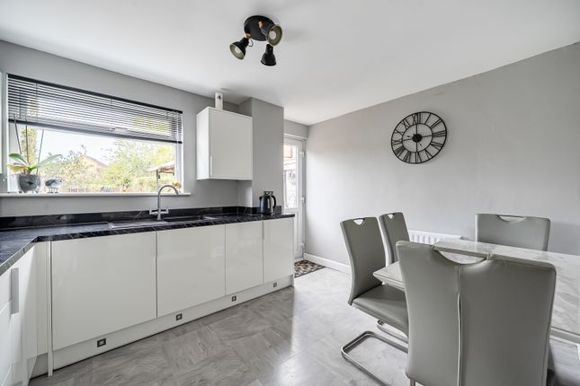 4, Bonsey Lane, Surrey photo 3
