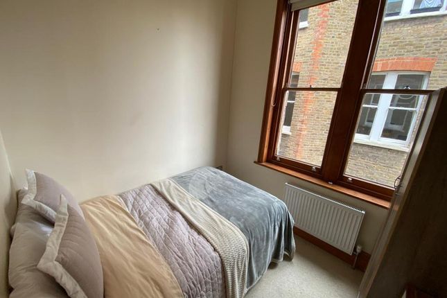Room to rent in Elgin Avenue, London