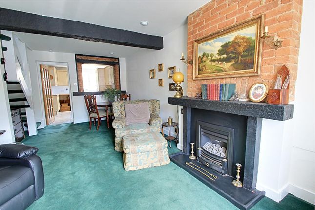 Heathfield Cottage, Croft Lane, Chipperfield photo 2