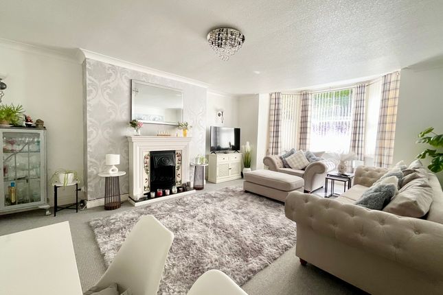 Flat 1, 32 Esplanade Gardens, Scarborough photo 2