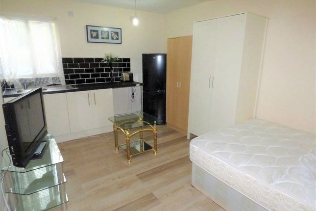 54, Normandy Drive, HAYES photo 2