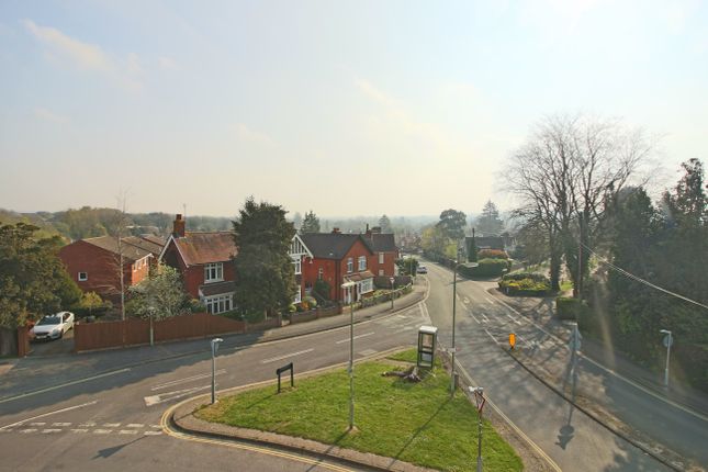 2 The Avenue, Andover Hampshire photo 3