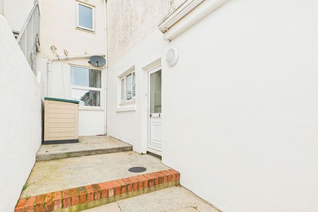 Flat 2, 21 Morin Road, Paignton photo 2