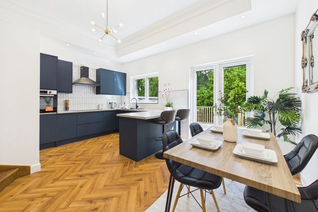 204 Orchard Park Avenue, Glasgow photo 4