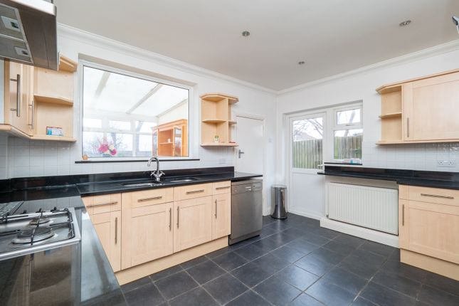 8, Croft Road, Surrey photo 5