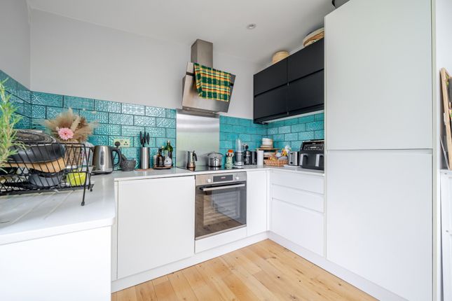 Flat 5, Prosperous Apartments,, Moonlight Drive, London photo 4