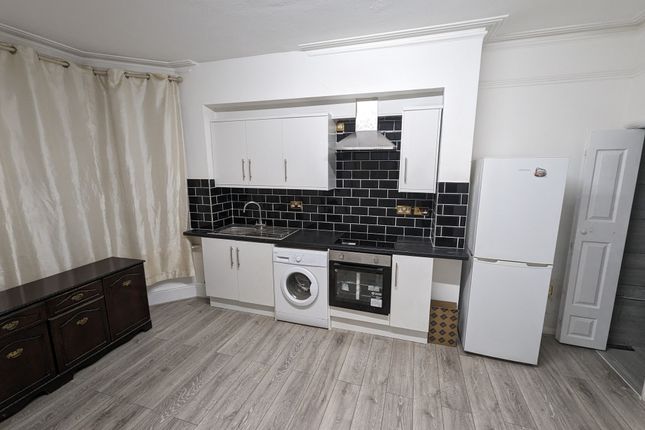 Granville Road, Watford photo 2