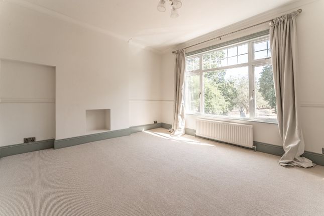 49C Glenesk Road, London, Greater London photo 2