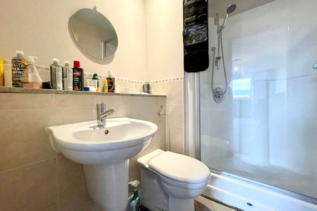 En-Suite Bathroom