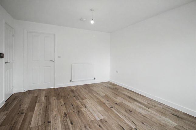 4, Wheatsheaf Close, Wellingborough photo 3