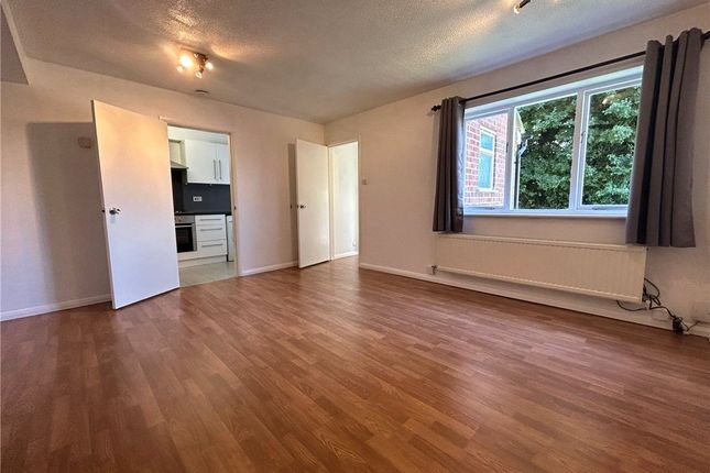 2, Gorse Court, Guildford photo 2