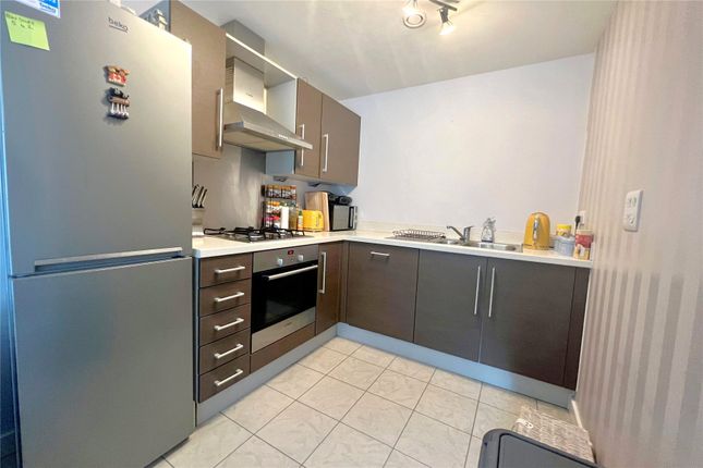 51, Harrow Close, Surrey photo 4