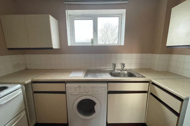 Flat 49, Old Market Court, George Street, Glastonbury photo 3