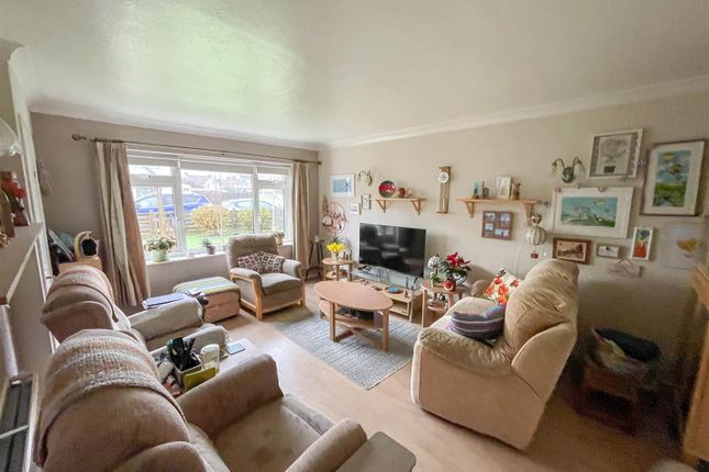 32, Mendip Avenue, Weston-Super-Mare photo 2