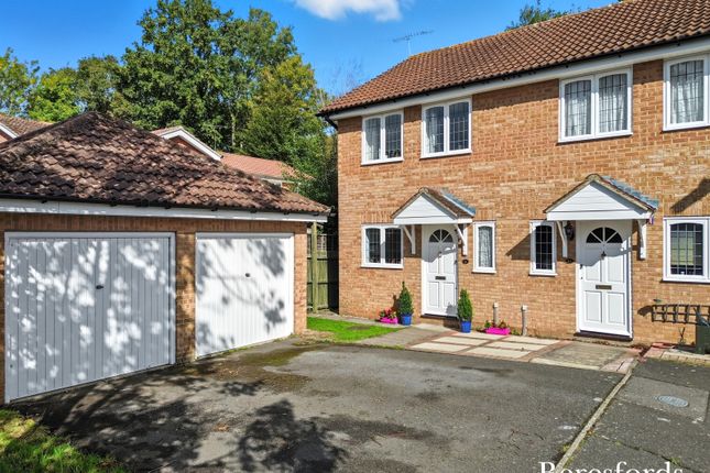 16, Wendover Gardens, Essex photo 2
