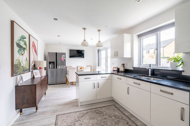 6 Nickerson Close, Great Yarmouth photo 2