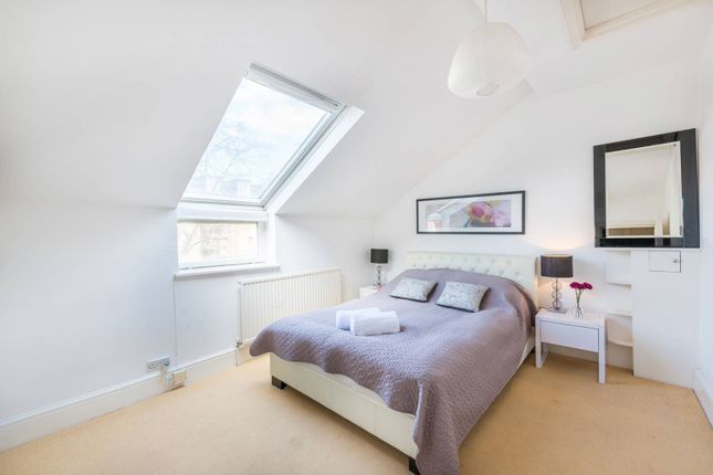 Flat for sale in Oxford Gardens, North Kensington, London
