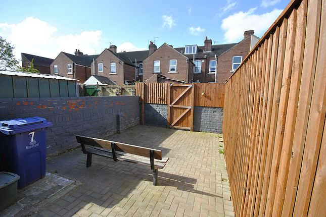 7, Broughton Avenue, Doncaster photo 3
