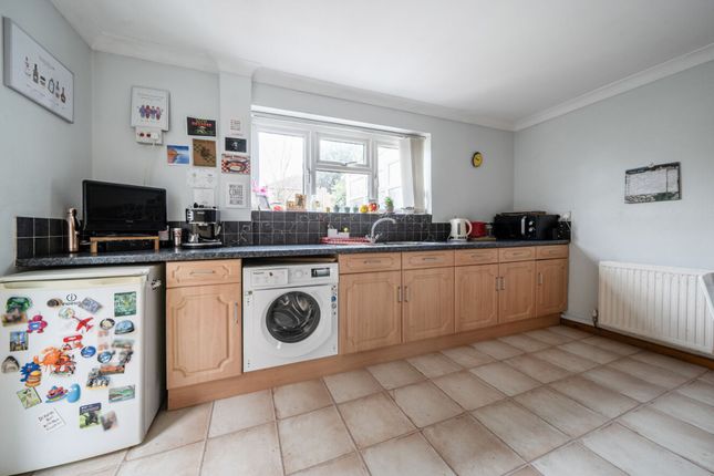 13 Tallis Road, Basildon photo 3