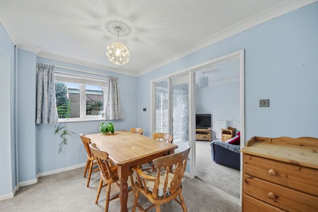 21 Southfields Close, Southampton photo 4