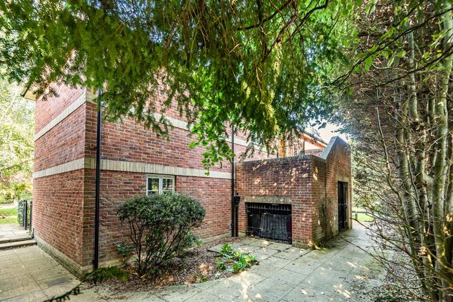 Flat for sale in Bath Place, Winchester