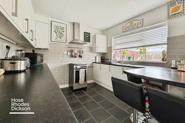 87, Carter Avenue, Isle of Wight photo 3