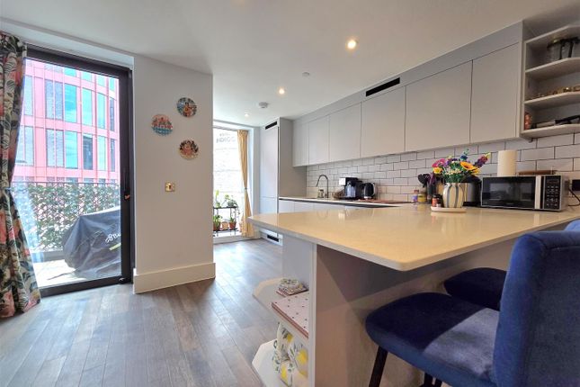 Flat 10, Whitefriars Apartments, 5 Market Parade, Gloucester photo 4
