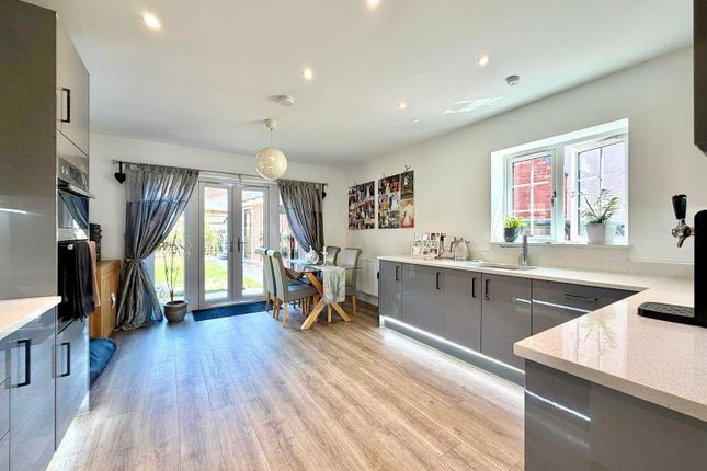 6, Thomas Bates Road, Kenilworth photo 3