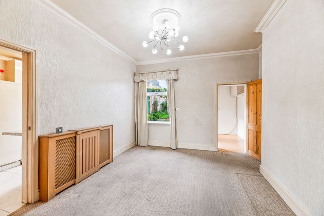2 Grove Bank, Frodsham photo 3