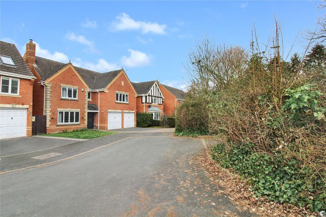 9, Upton Close, Swindon photo 2