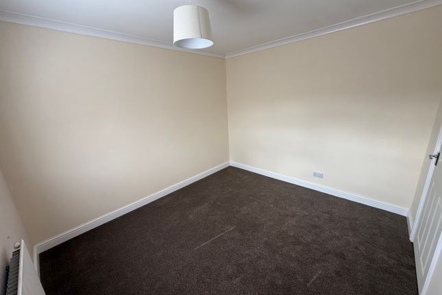 18, Wolverhampton photo 3