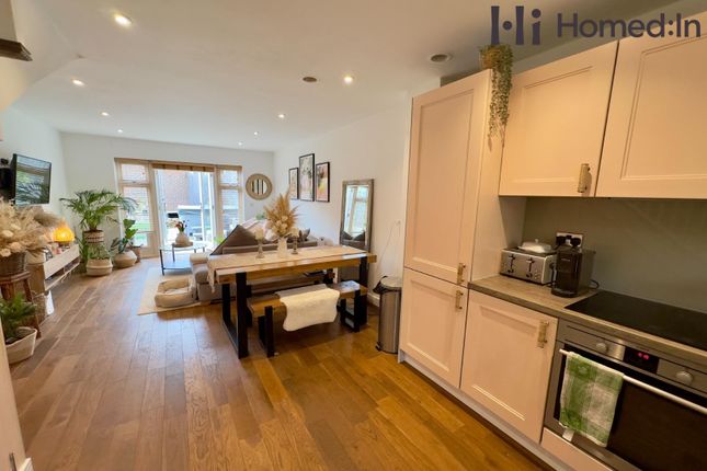 32, Sycamore Rise, Horsham photo 4