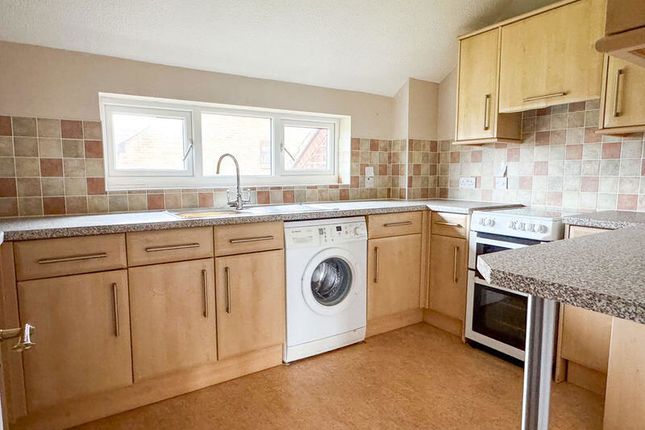 43, Kingfisher Court, Bognor Regis photo 2