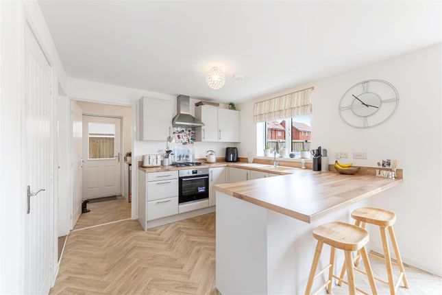 15, Lancaster Crescent, Weston-super-Mare photo 4