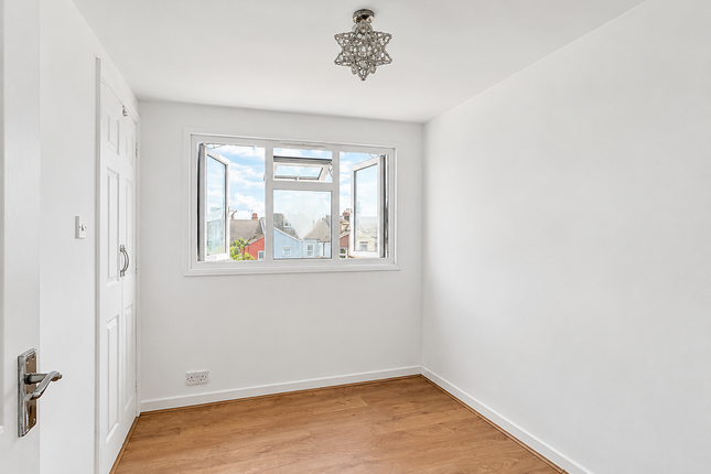 29, Beech Road, Luton photo 2