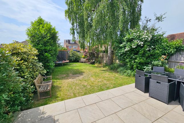19, Laburnum Avenue, Portsmouth photo 2